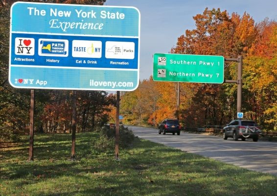 NASSAU LEGISLATOR CALLS ON NYS TO REMOVE UGLY TOURISM SIGNS